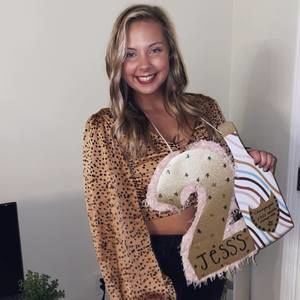 Meet your Posher, Jessica